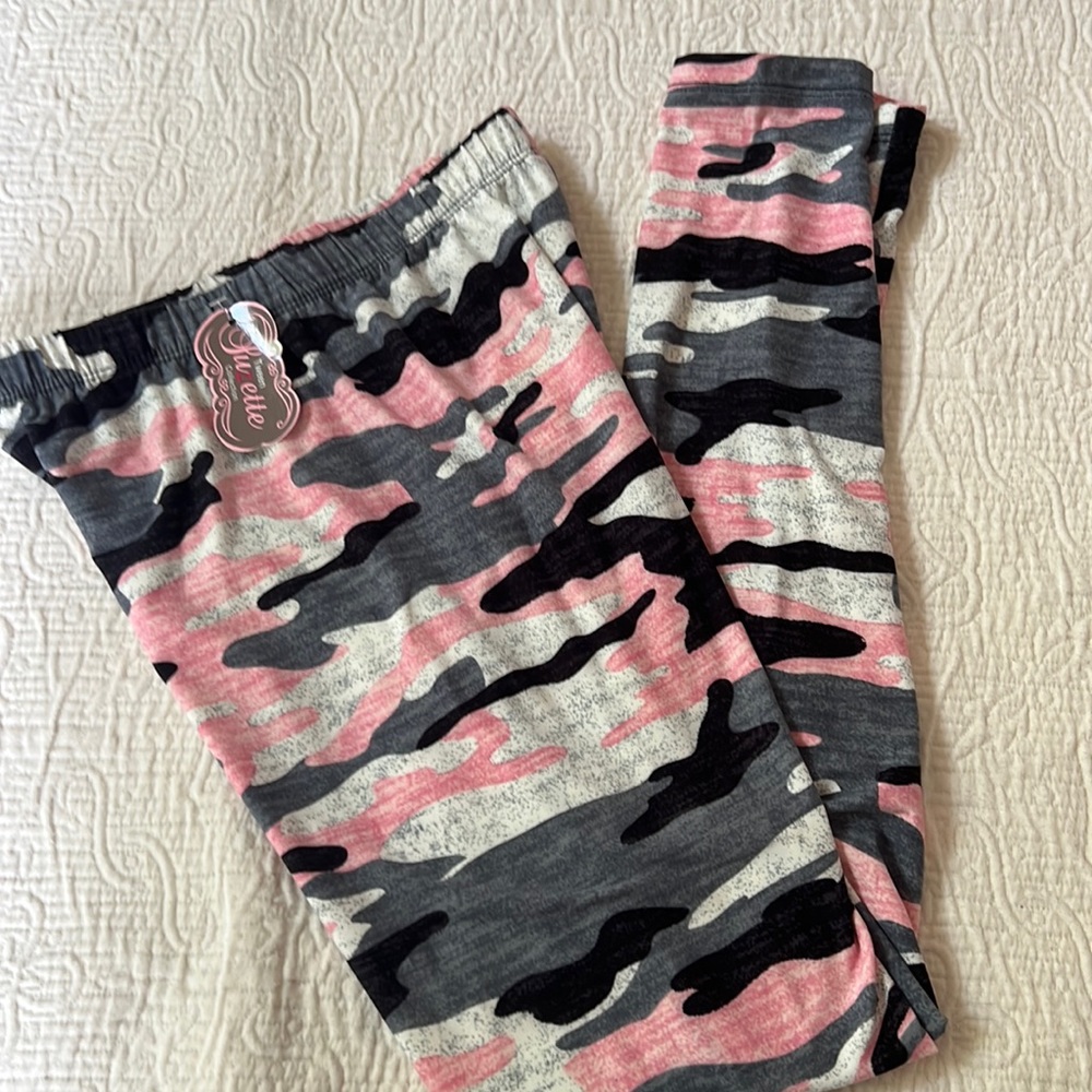 NWT Stitch Fix kids Suzette Collection pink camo leggings